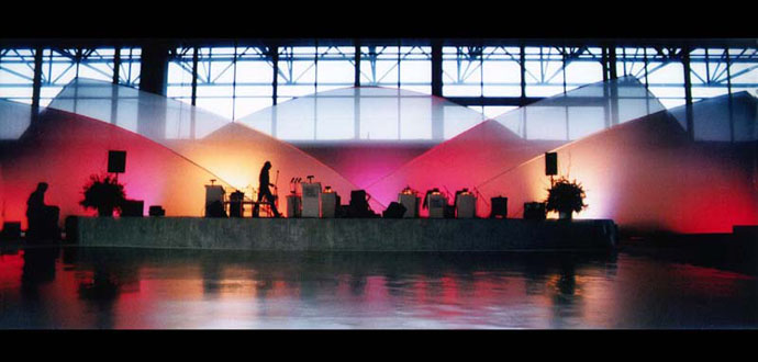 Client: The George P Johnson Company Design: Transformit Ready-Made Ice Floe Stage