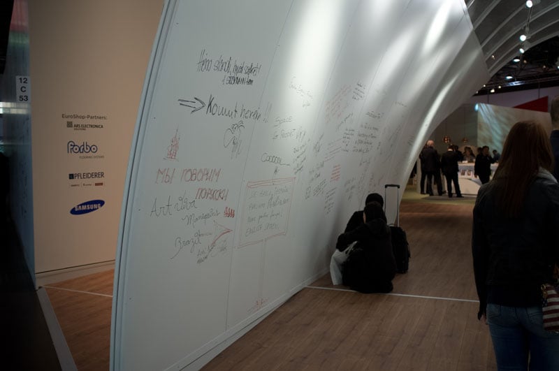 They even provided a graffiti wall so visitors could share comments about the the stand and the show. http://www.umdasch-shopfitting.com